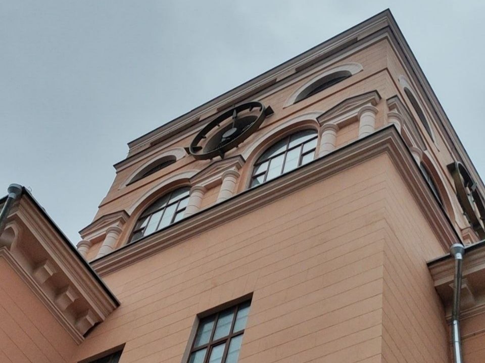 Часы на улице Красной в Минске